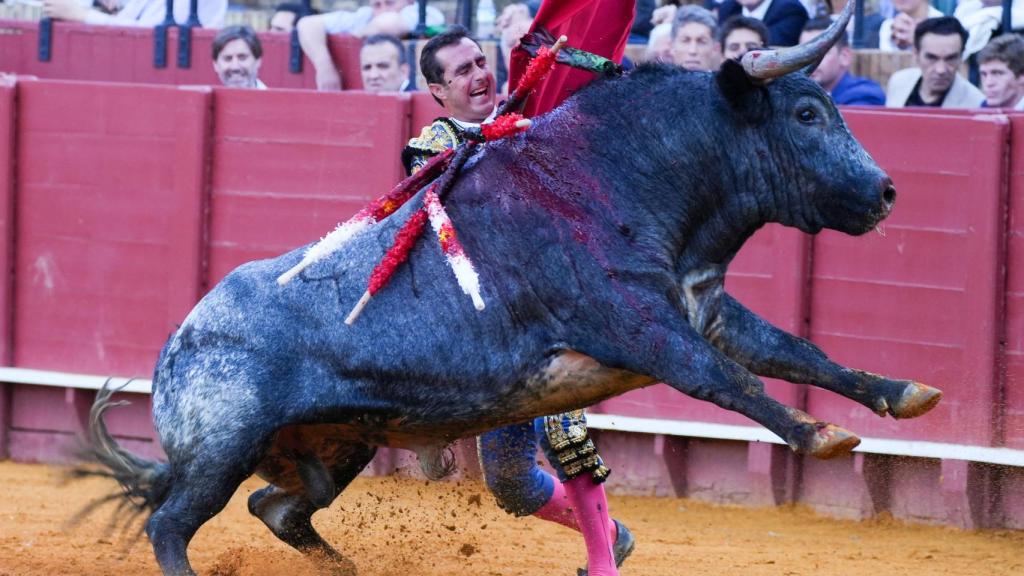 David Fandila El Fandi durante su faena en la Maestranza, a 21 de abril de 2024, en Sevilla.