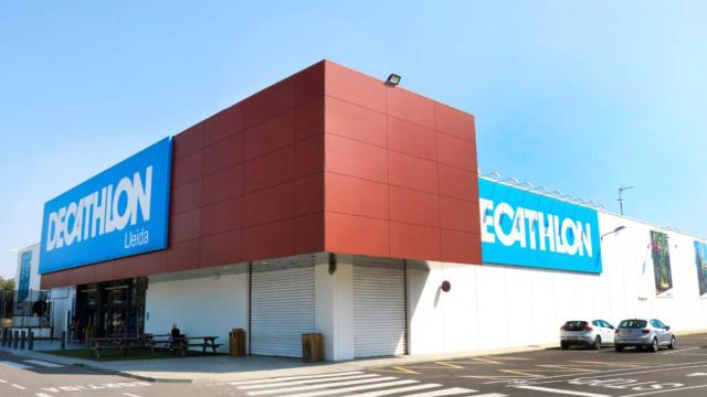 Fachada Decathlon.