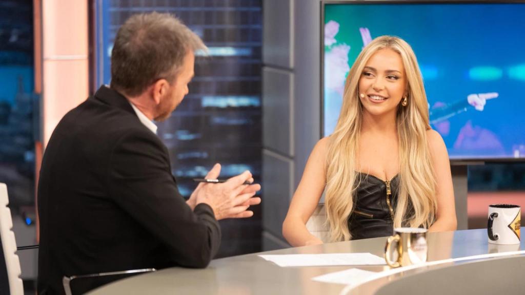 Pablo Motos y Ana Mena en 'El Hormiguero'.