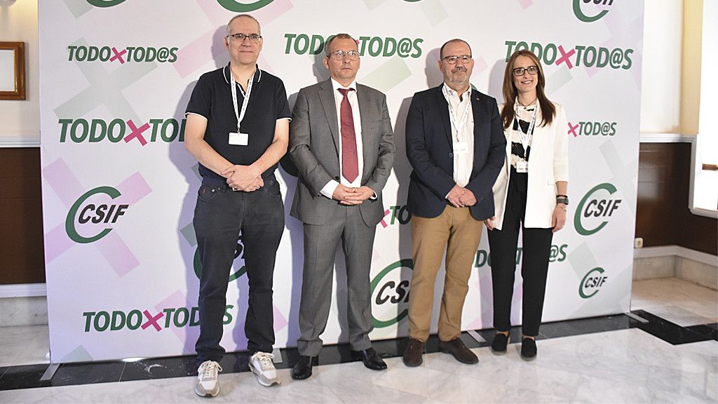 De izquierda a derecha: Roberto Fernández, responsable de Universidades de CSIF, Mario Gutiérrez, presidente del sector nacional de Educación de CSIF, Roberto Fernández, responsable de Universidades de CSIF e Isabel Madruga, coordinadora de autonomías y de negociación responsable de CSIF Castilla y León