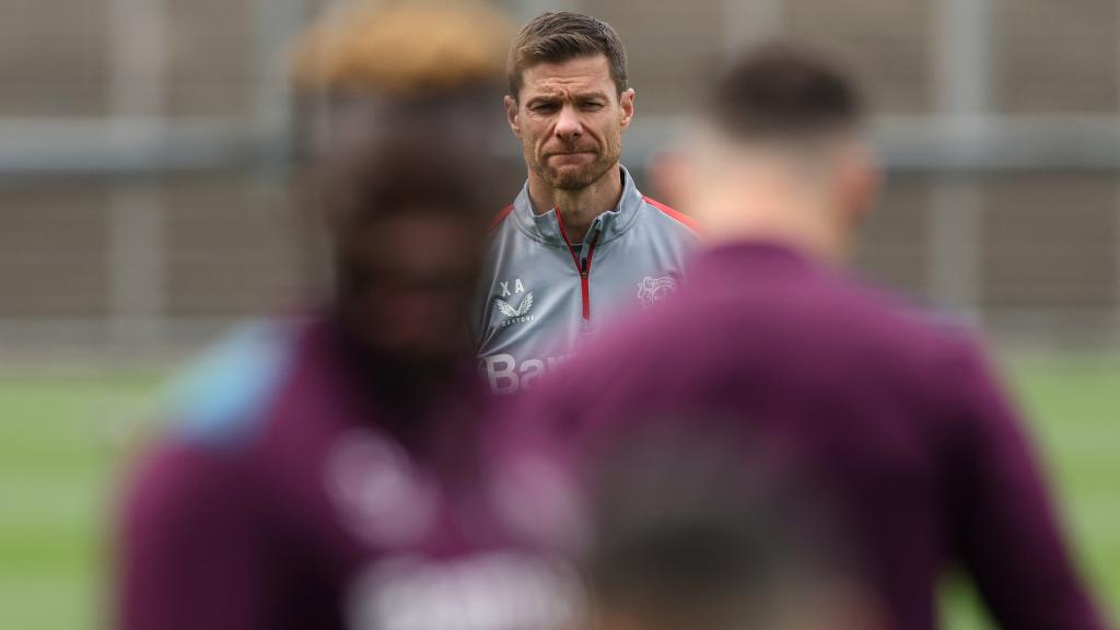 Xabi Alonso, en un entrenamiento del Bayer Leverkusen