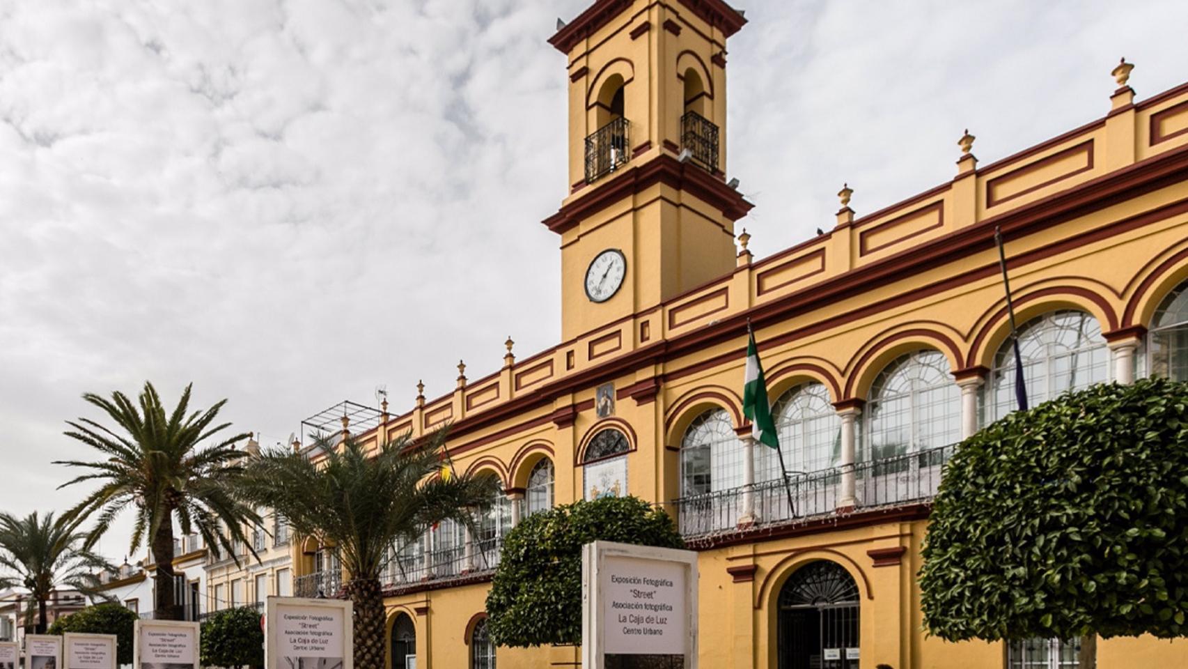 Vista del Ayuntamiento de Arahal.