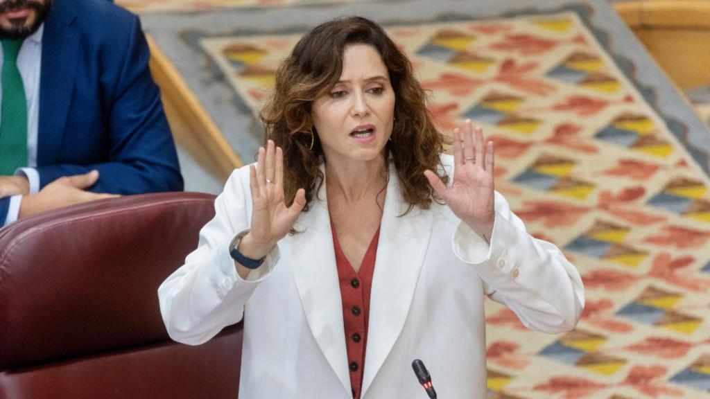 La presidente de la Comunidad de Madrid, Isabel Díaz Ayuso, en el pleno de la Asamblea en una imagen de archivo.