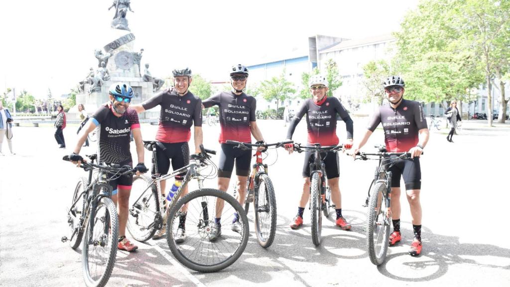 Miguel Martín y Agustín Álvarez junto a sus compañeros de ruta