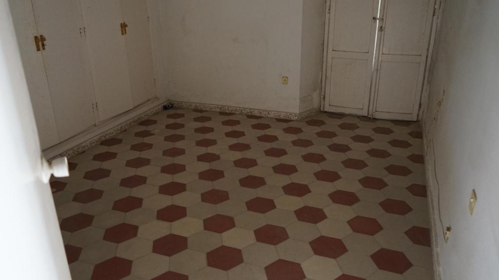 Suelo de baldosas hidráulicas en el interior del faro