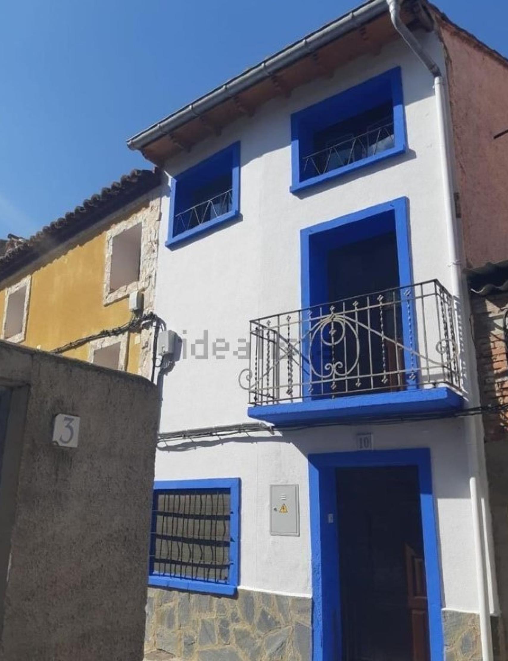 Casa de pueblo en venta por 40.000 euros.