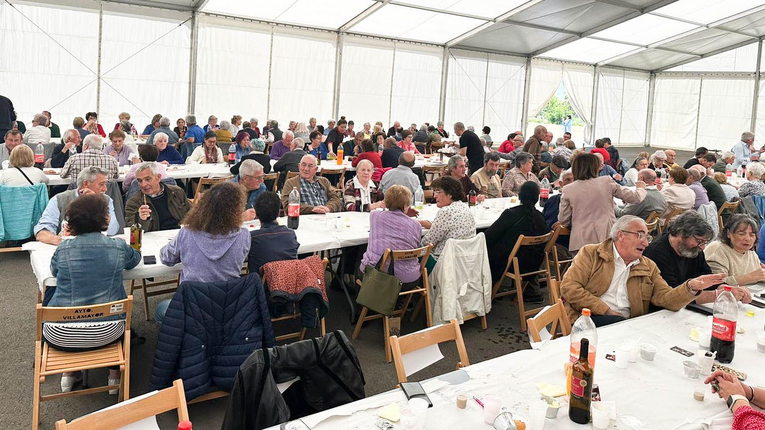 Comida de mayores que abre el programa de la semana de fiestas