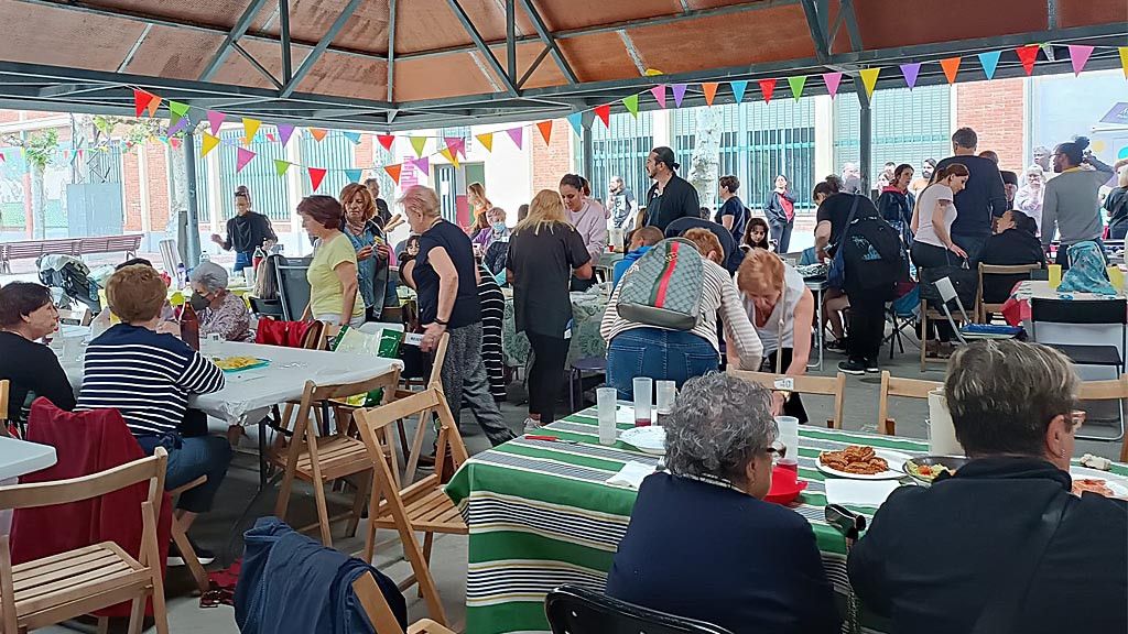 Los vecinos del barrio de San Pedro Regalado celebran por su patrón
