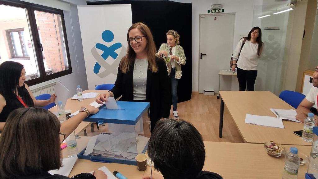 Patricia Miguel votando