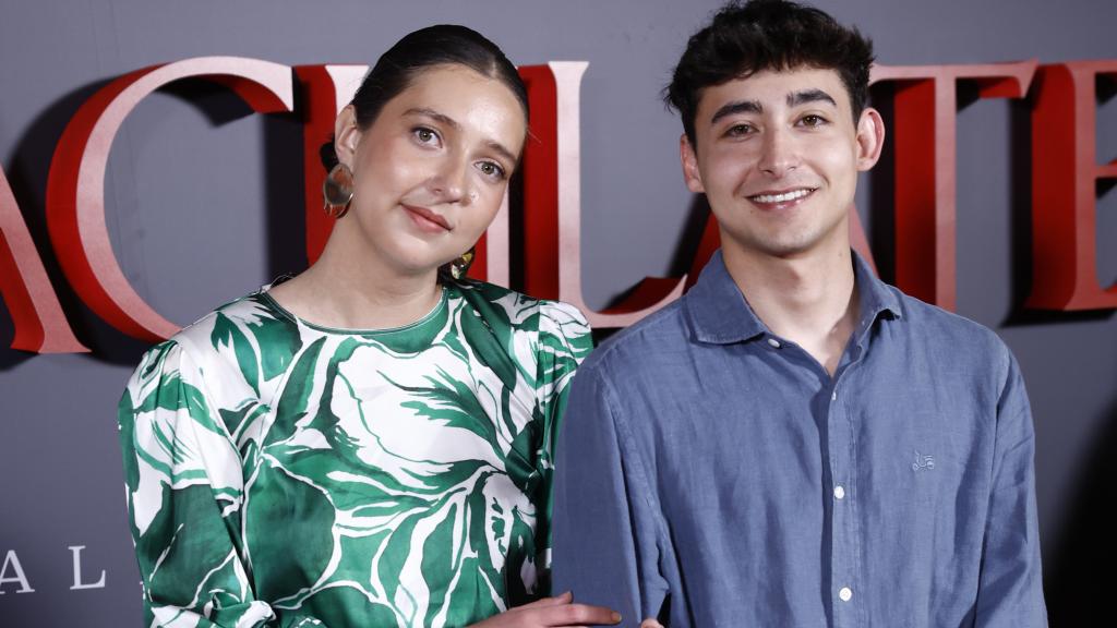 Berenice Lobatón y Juan del Val Roca posando en un 'photocall' el pasado 23 de abril.