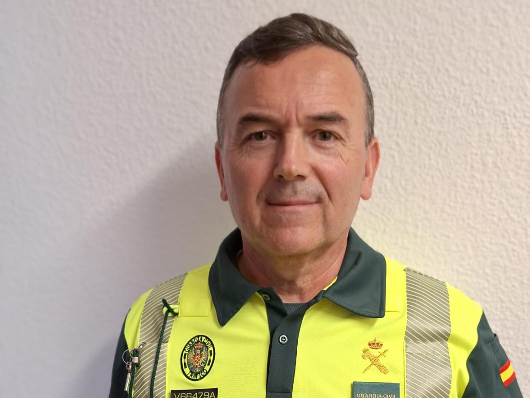 Juan Luis Peña, el guardia civil de Móstoles que salvó a 17 pasajeros de estrellarse en autobús,