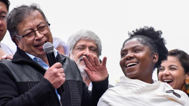 Gustavo Petro y Francia Márquez en un discurso en 2023.