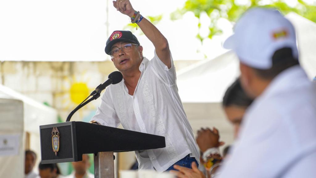 El presidente de Colombia, Gustavo Petro, recrimina las acusaciones de corrupción en su contra.
