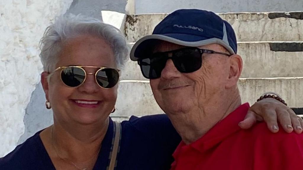 Juan José y Carolina antes de su viaje a México.