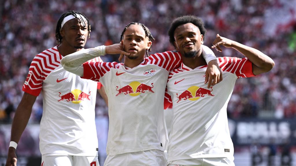 Xavi Simons, fichado por el Tottenham, celebra un gol con sus excompañeros en el RB Leipzig.