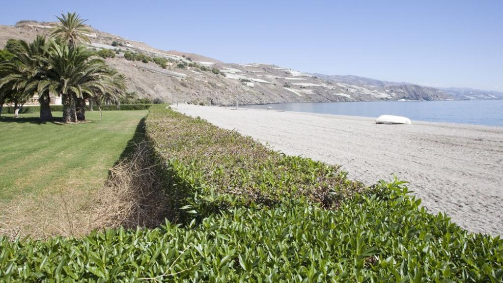 Playa de Cambriles, en Granada.