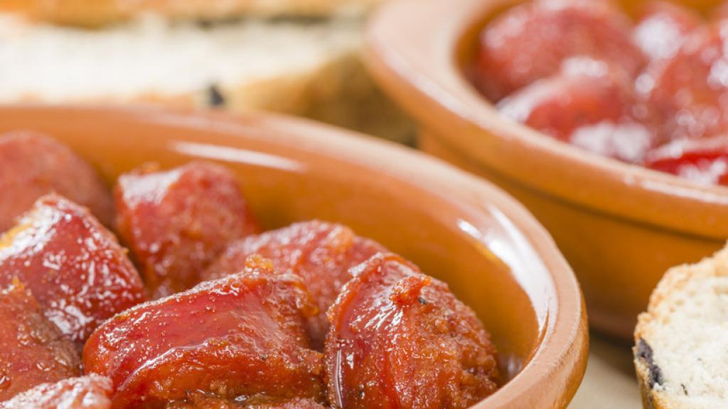 Plato de chorizo a la sidra asturiano.