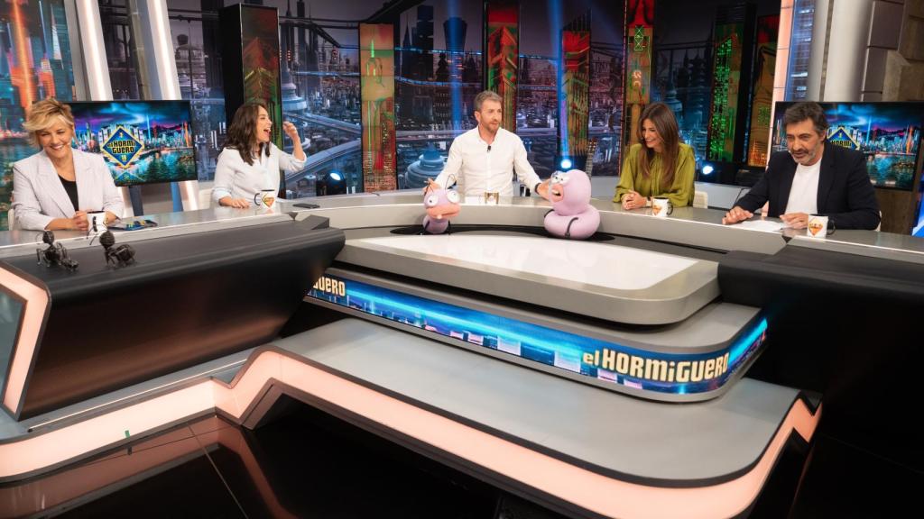 Nuria Roca y más colaboradores de El Hormiguero.
