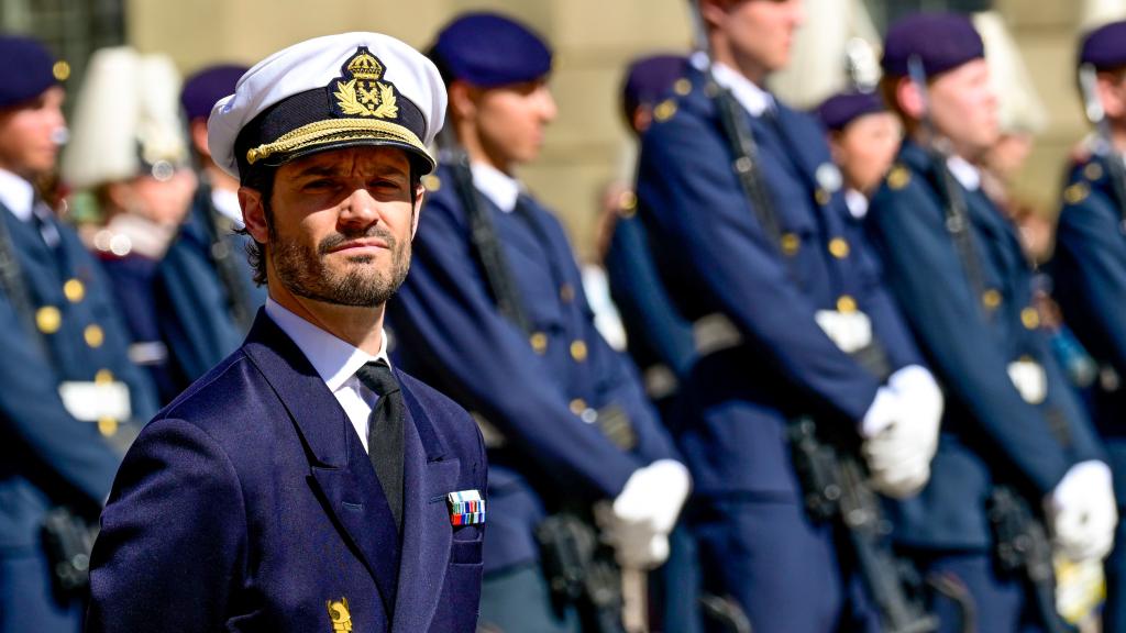 Carlos Felipe de Suecia, en la celebración del cumpleaños de su padre, el rey Carlos Gustavo.