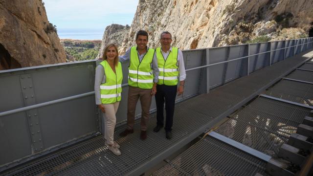 Pradas, Mazón y Pérez en la visita de este viernes a las obras.