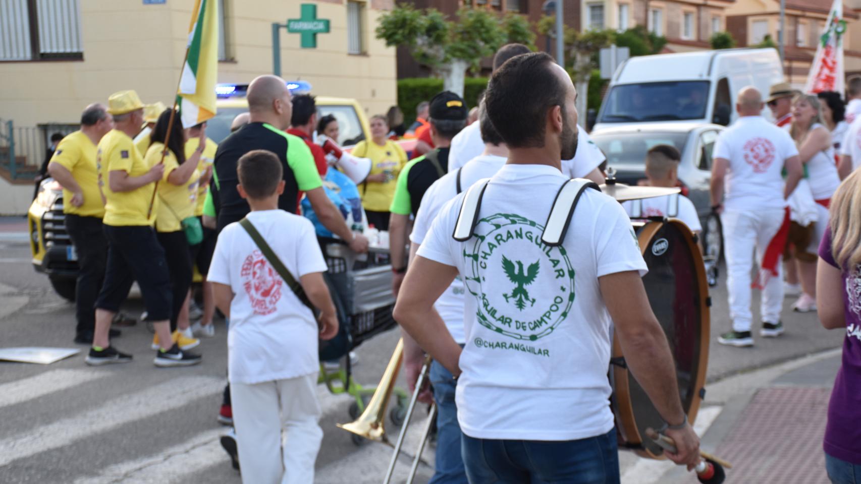 Premios Vive Villamuriel y desfile de peñas