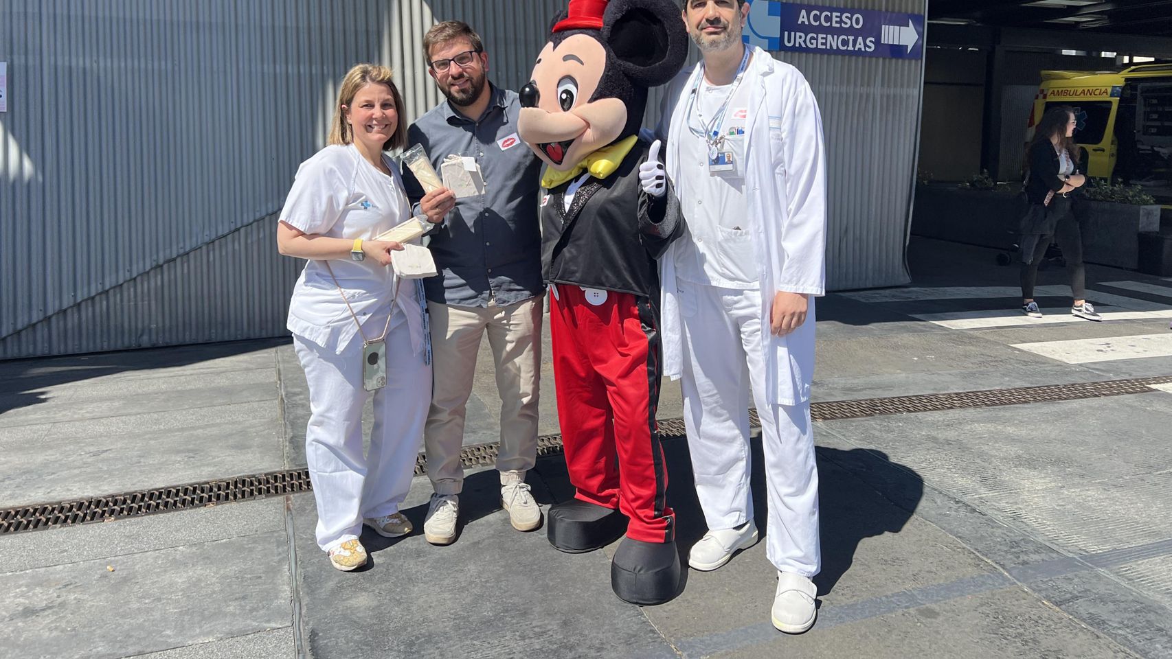 Visita de los representantes de Vallsur al Hospital Clínico de Valladolid