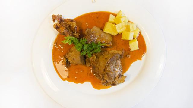 Cordero de lechal de Sayago guisado en salsa de almendras