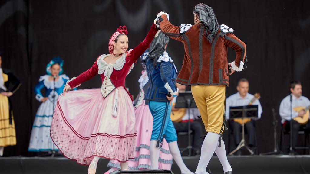 Festival de Danzas Madrileñas por San Isidro.