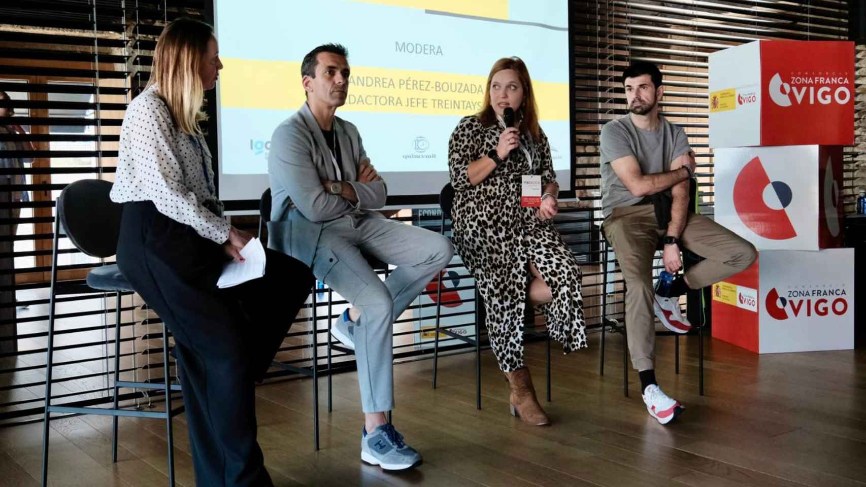 Un momento de la mesa redonda celebrada en el Palacio de La Oliva.