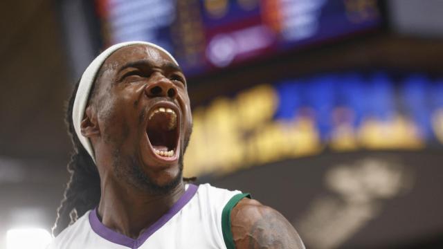 Kendrick Perry celebra una canasta durante el FC Barcelona vs. Unicaja.
