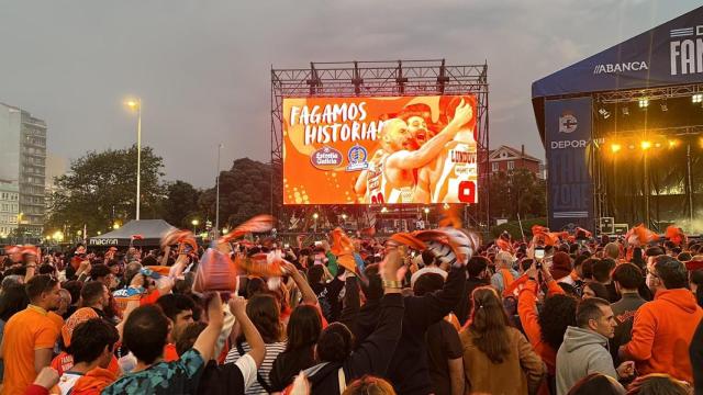 Los jugadores de Básquet Coruña celebrarán el ascenso con la afición en la explanada de Riazor