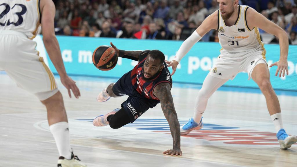 Codi Miller-McIntyre, ante la mirada de Musa.