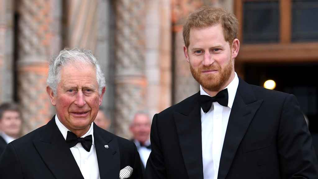 El rey Carlos III ofreció alojamiento a su hijo Harry durante su viaje a Londres, pero él se hospedó en un hotel