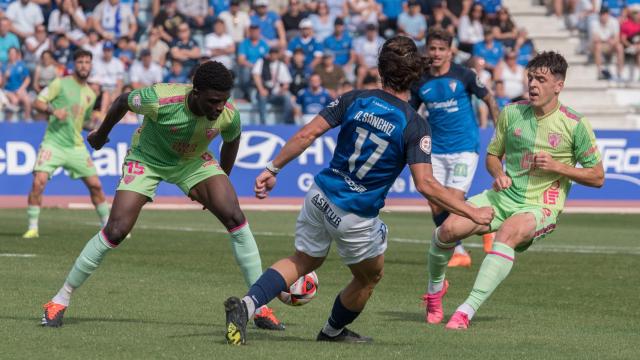 Moussa y Gabilondo durante el San Fernando vs. Málaga  CF