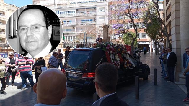 El entierro de Vicente Fernández-Capel, este viernes, en la iglesia de San Pedro en Almería.
