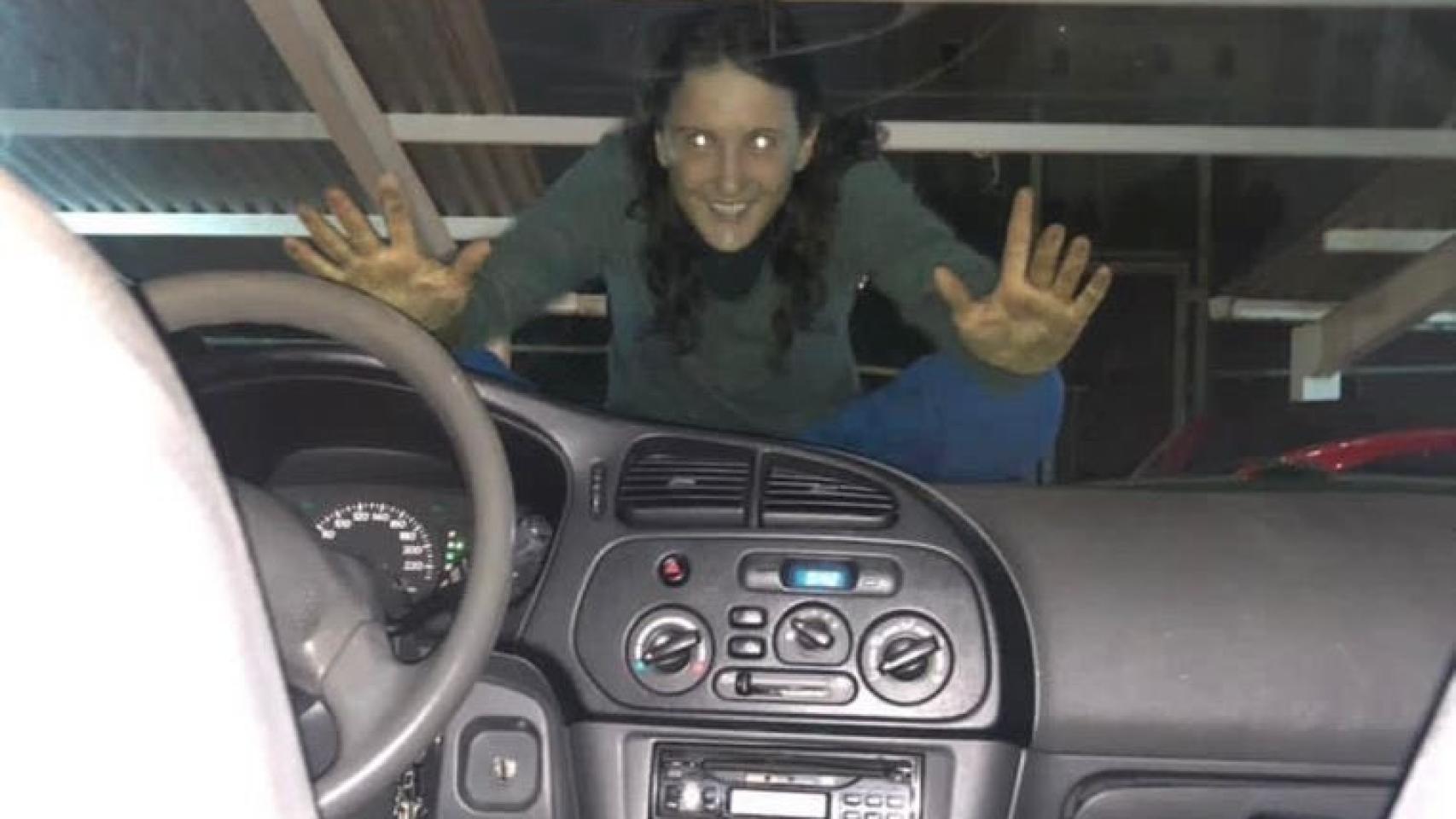 Rebeca García, en imágenes que tomaron las víctimas de su acoso.