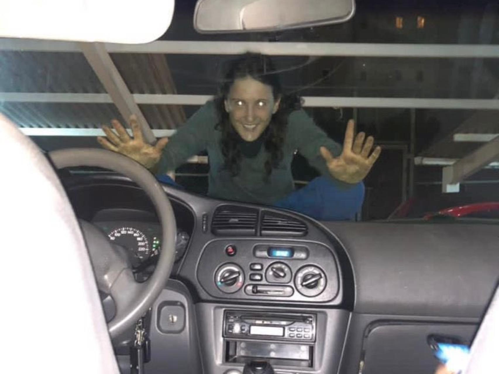 Rebeca García, en imágenes que tomaron las víctimas de su acoso.