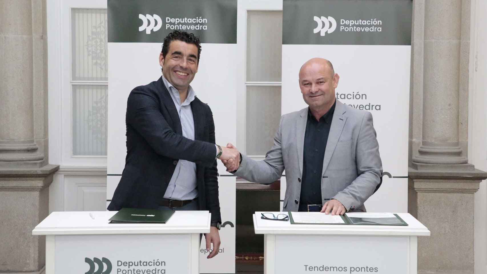 Firma del convenio para la creación del Club da Lamprea