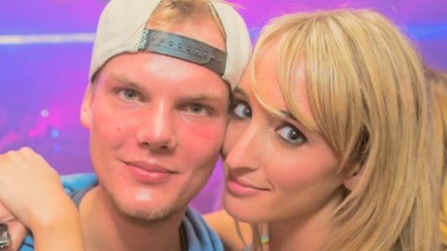 Emily Goldberg junto al Dj Avicii en una imagen de las redes sociales de ella.