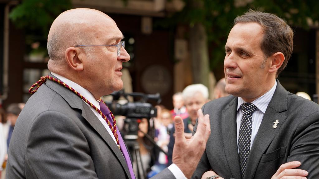 El alcalde de Valladolid, Jesús Julio Carnero, y el presidente de la Diputación de Valladolid, Conrado Íscar, participan en los actos en honor de San Pedro Regalado