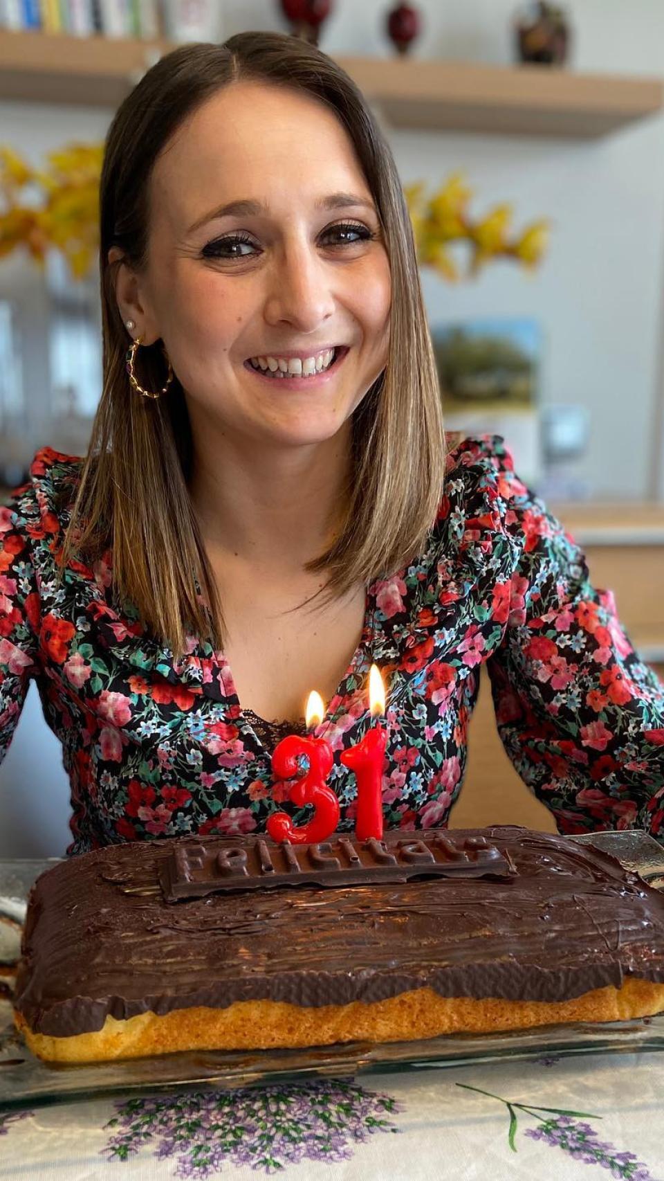 Janina Juli Pujol en una fotografía publicada por Aragonès, hace un tiempo, en el 31 cumpleaños de ella.