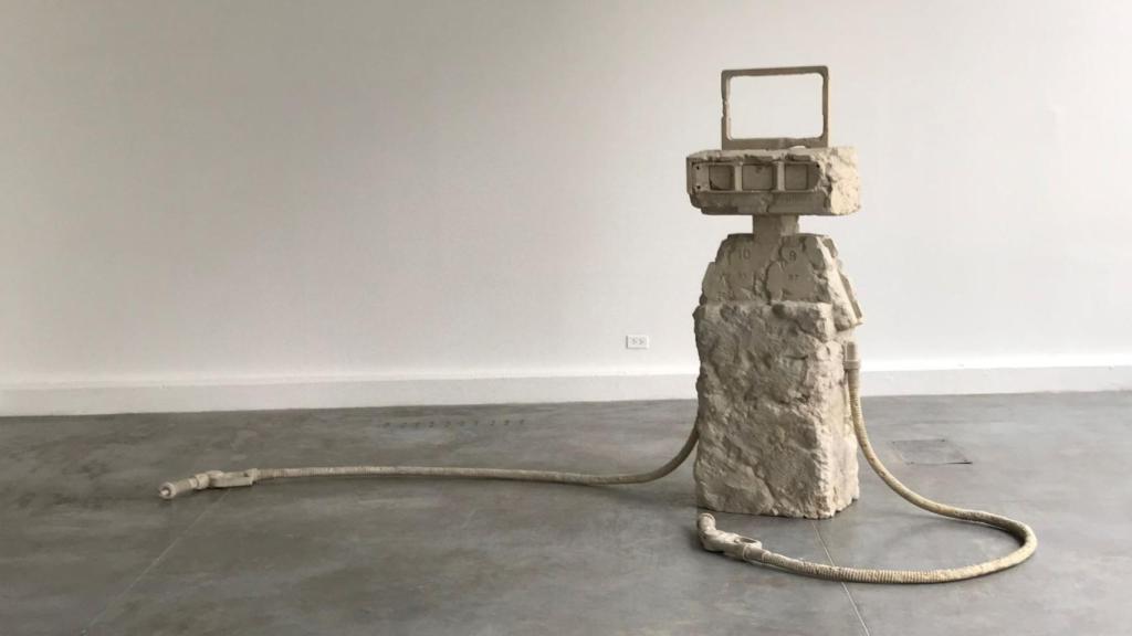Una de las obras de la exposición comisionada por Zyman.