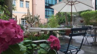 El restaurante escondido en un jardín secreto de Madrid que pocos conocen: tiene un menú del día por 14,90 euros