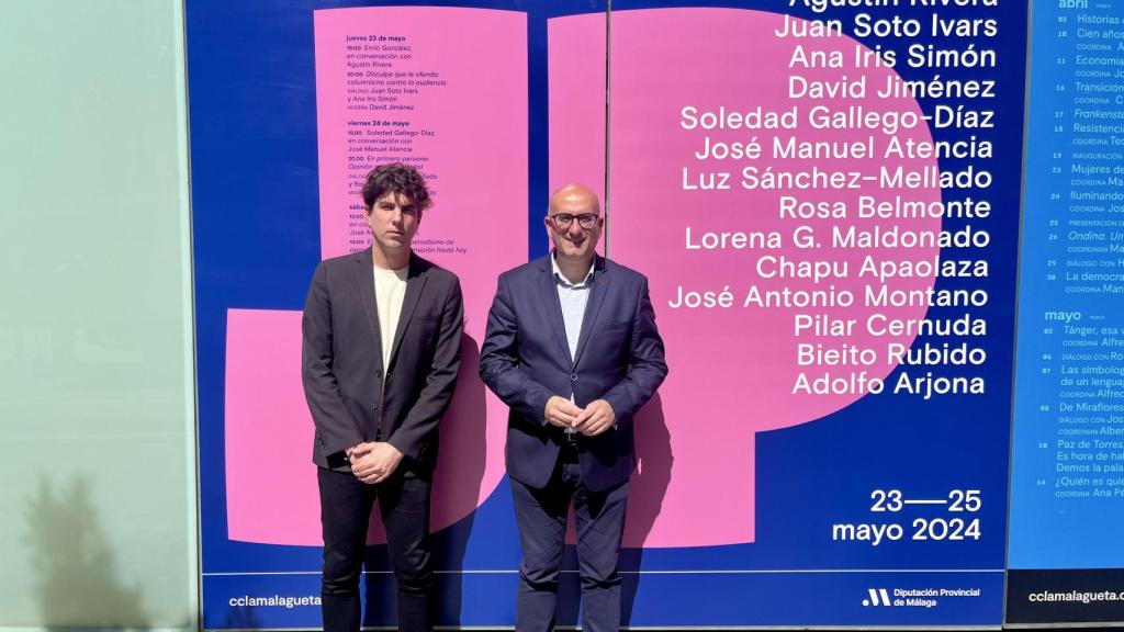 El vicepresidente de Cultura y Educación, Manuel López Mestanza, junto al promotor cultural y articulista Txema Martín