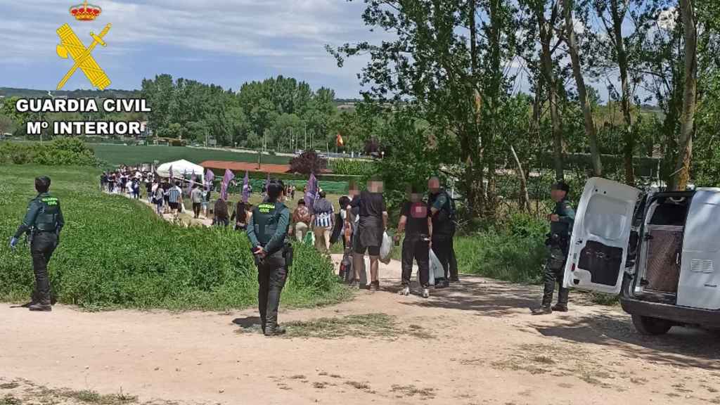 Momento de la intervención de la Guardia Civil