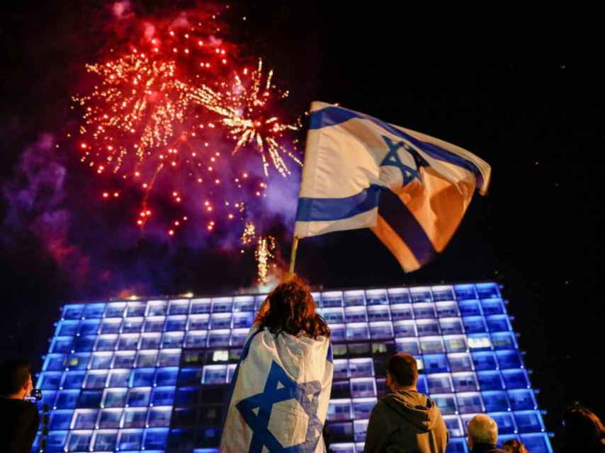 Fuegos artificiales para celebrar Yom Ha'atzmaut.