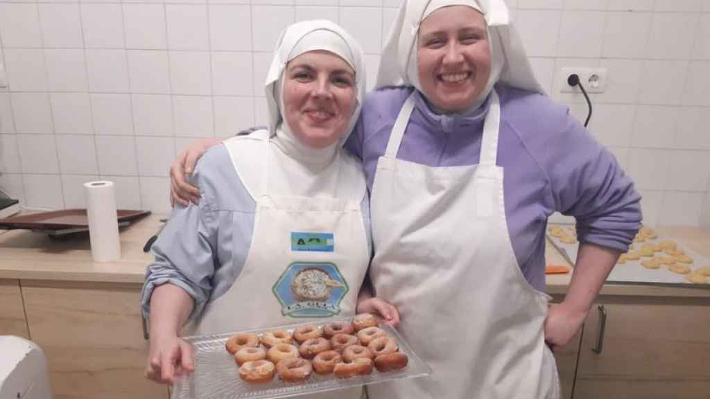 Dos de las clarisas de Belorado, en una imagen subida a su nueva página web.