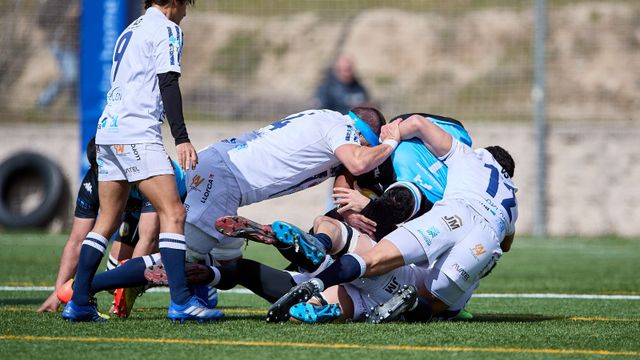 Los jugadores del equipo de La Vila Joiosa en uno de sus encuentros.