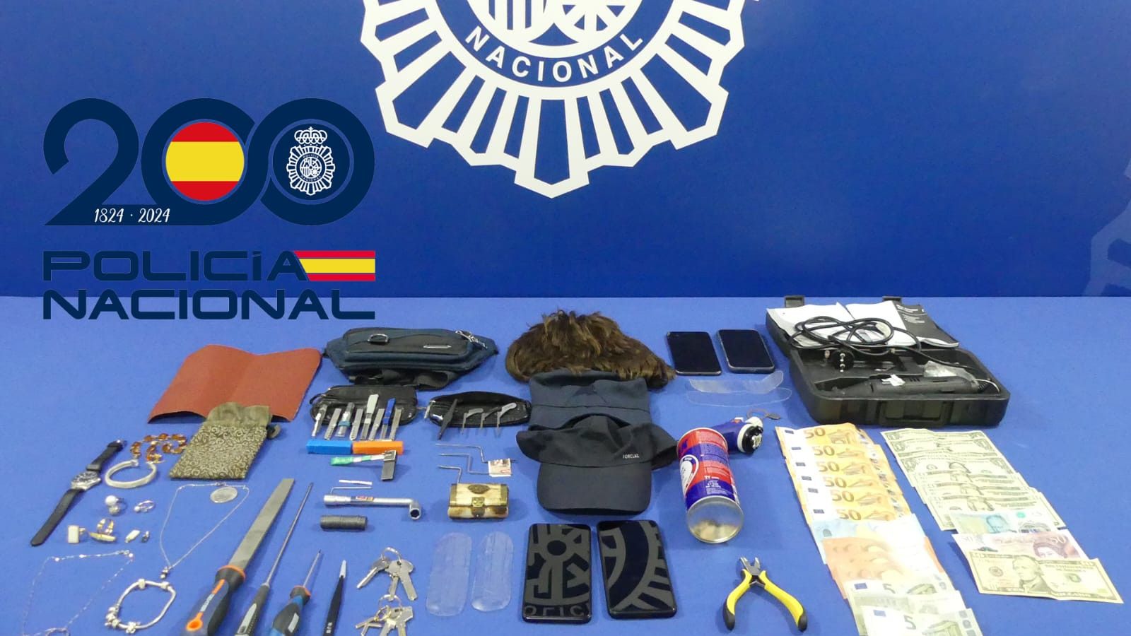 Efectos intervenidos por la Policía Nacional a los dos detenidos en Salamanca