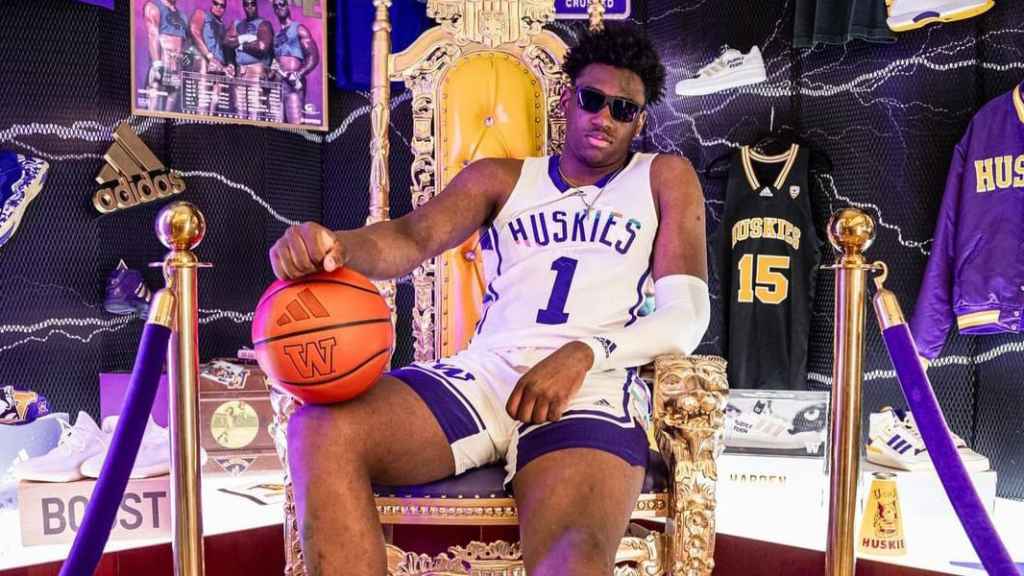 Great Osobor, con su nueva camiseta.